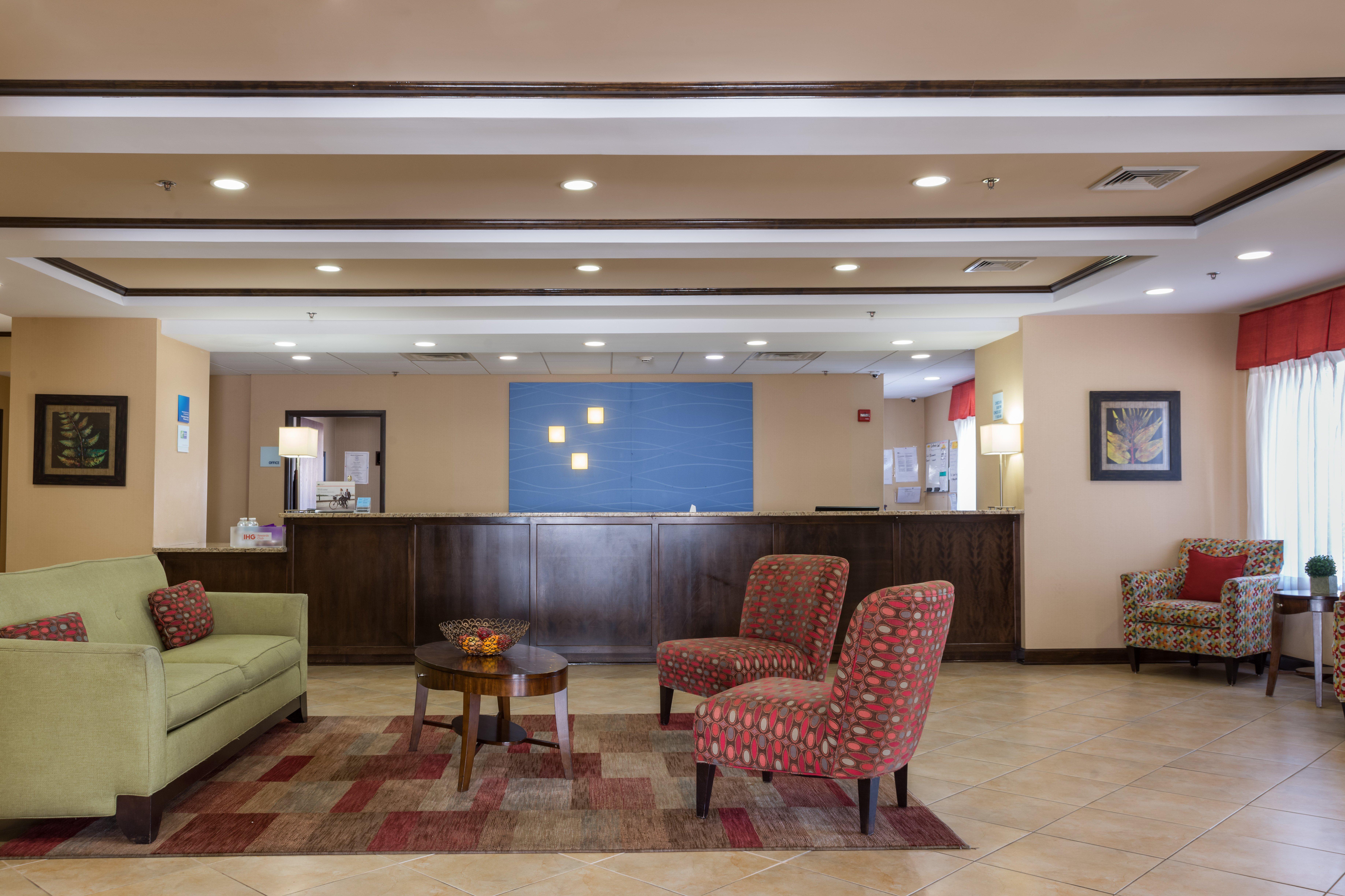 Holiday Inn Express Hartford-Newington By Ihg מראה חיצוני תמונה