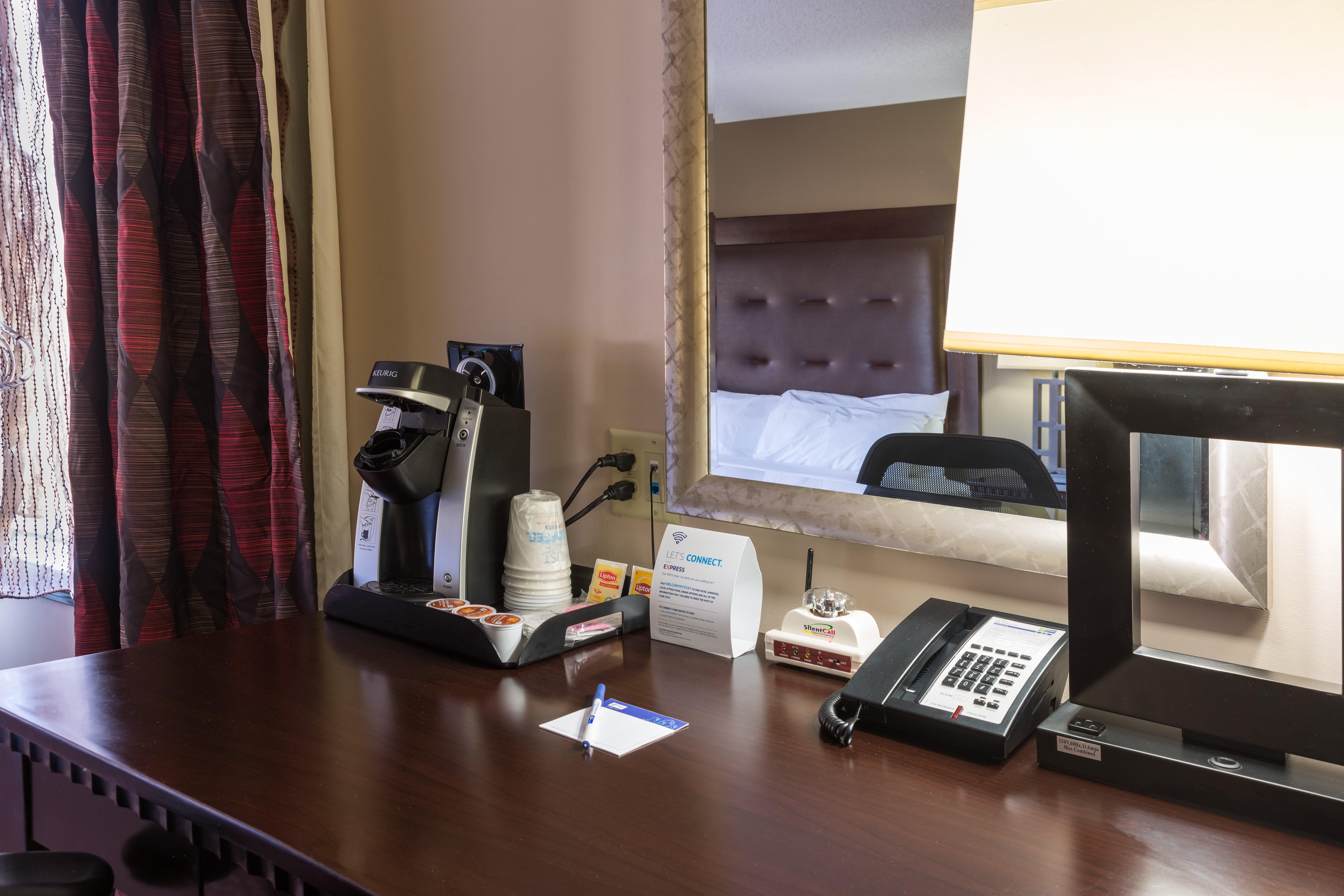 Holiday Inn Express Hartford-Newington, An Ihg Hotel מראה חיצוני תמונה