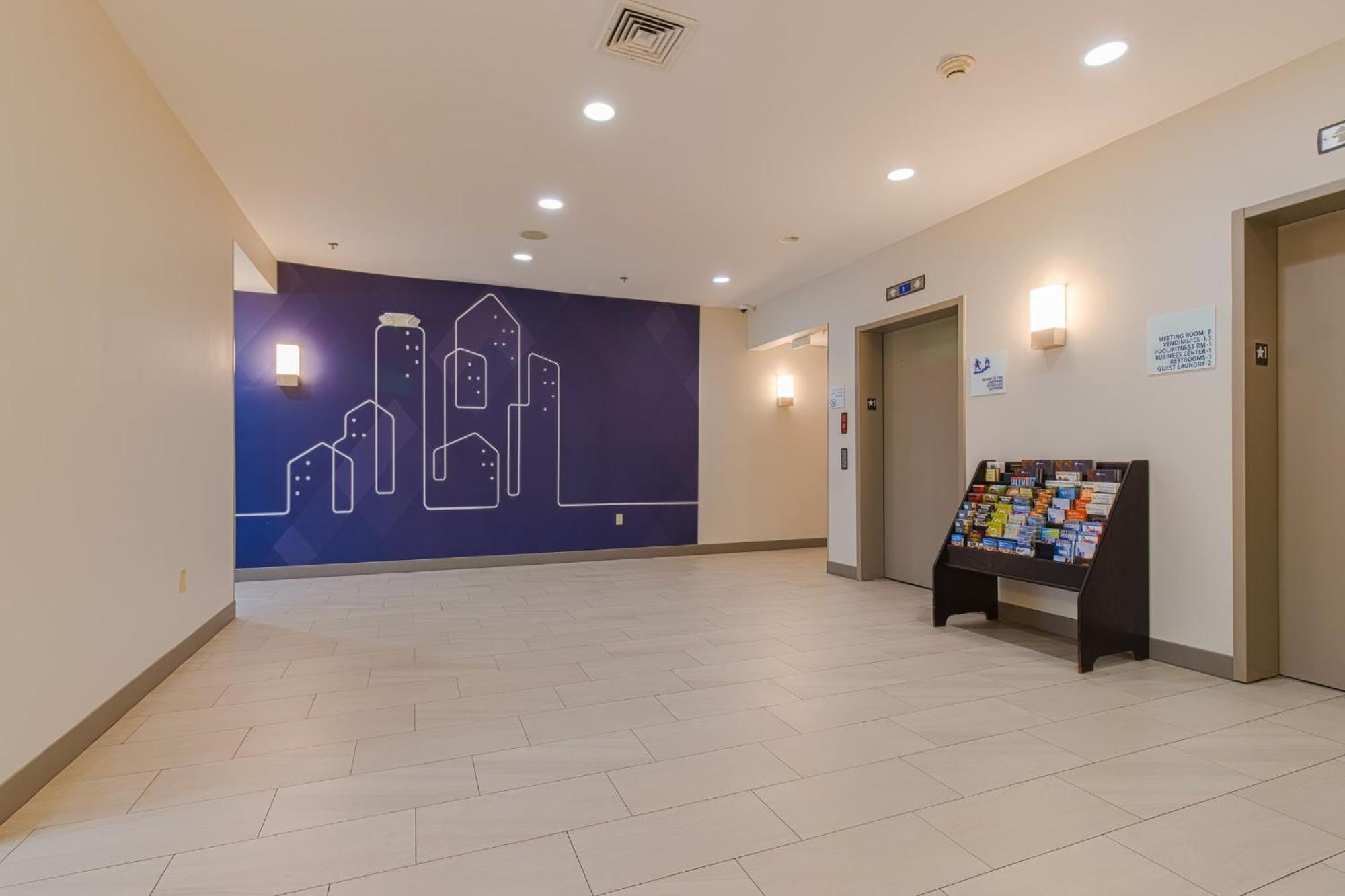 Holiday Inn Express Hartford-Newington By Ihg מראה חיצוני תמונה