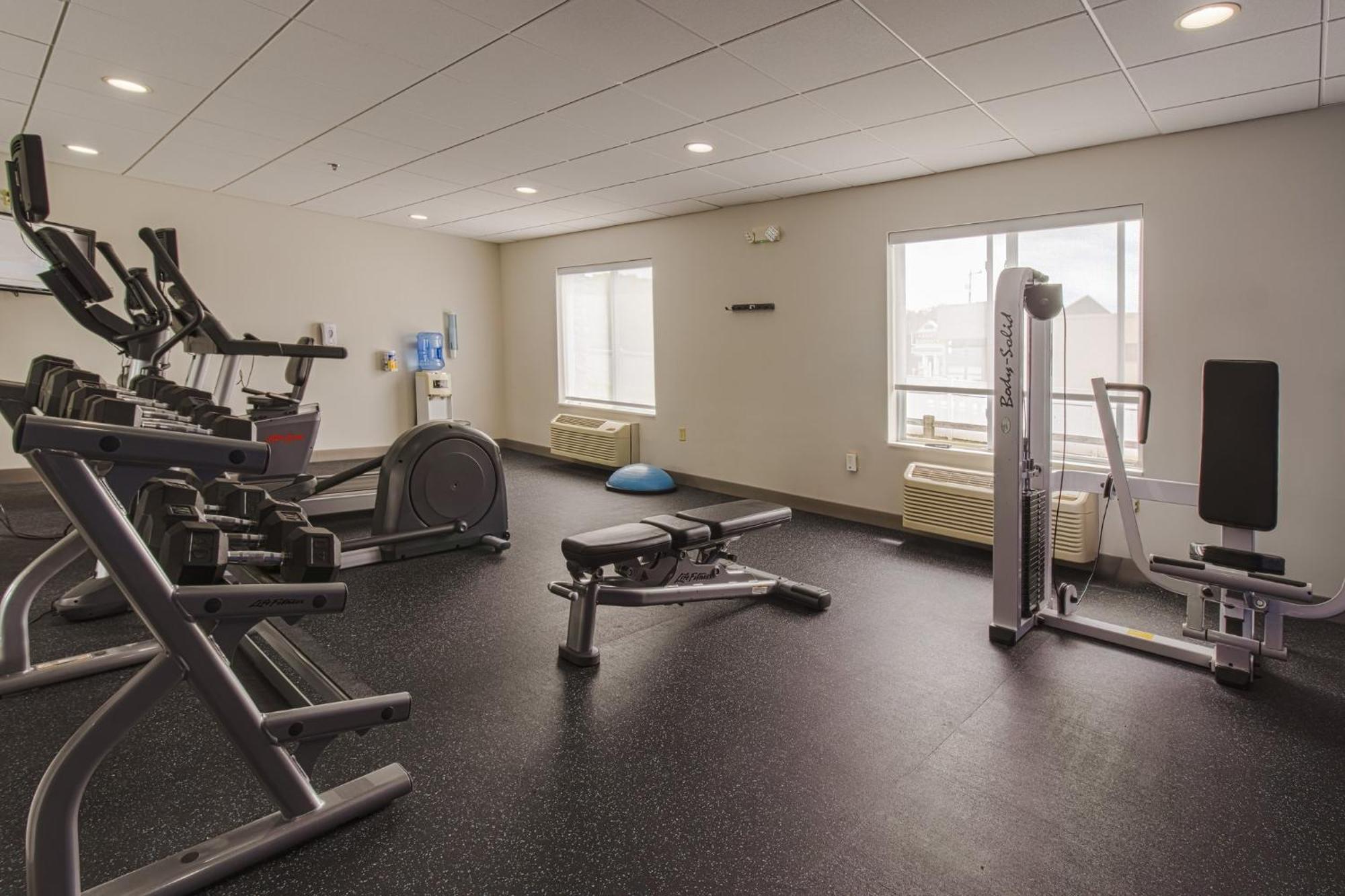 Holiday Inn Express Hartford-Newington By Ihg מראה חיצוני תמונה