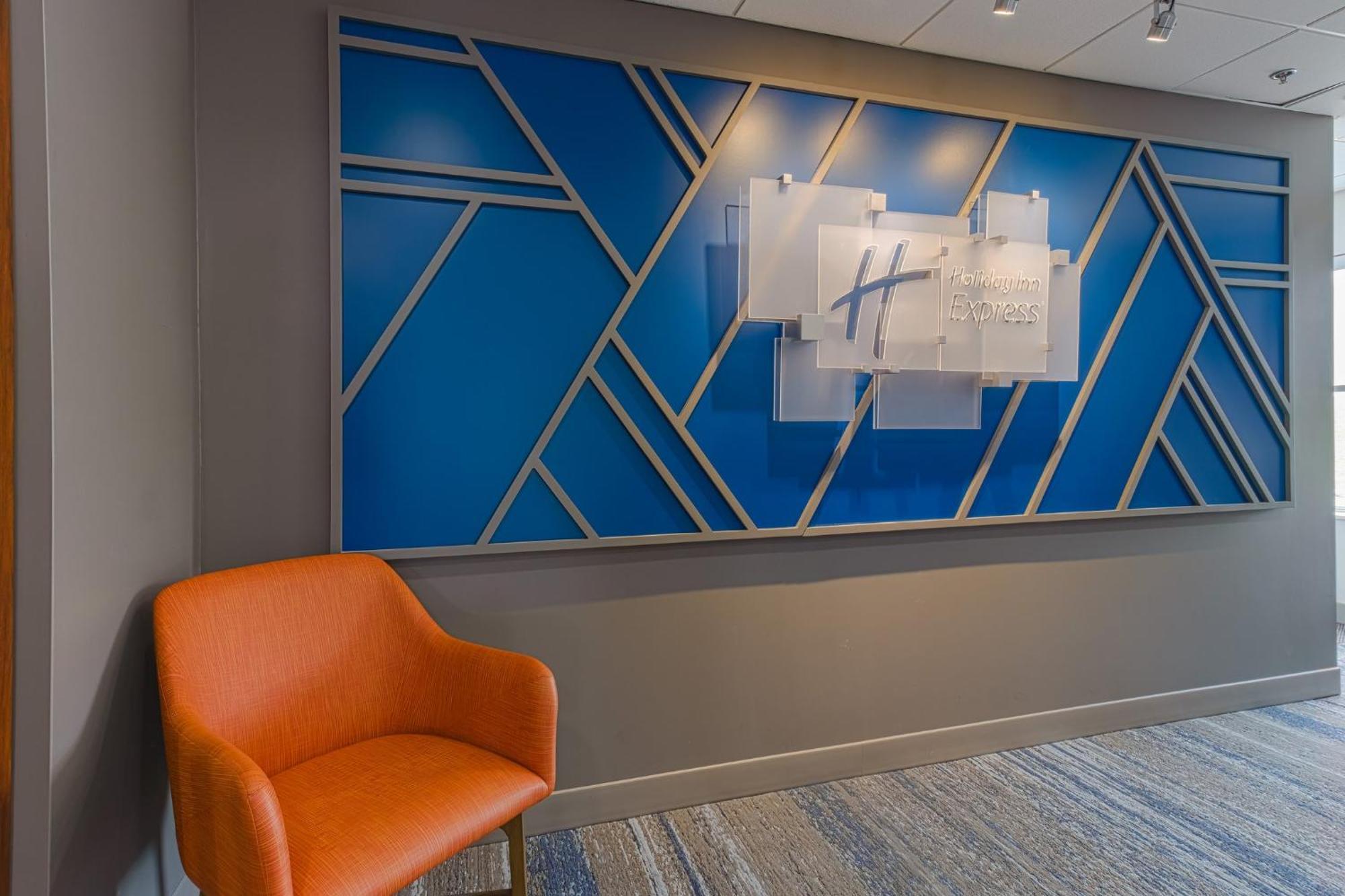 Holiday Inn Express Hartford-Newington By Ihg מראה חיצוני תמונה