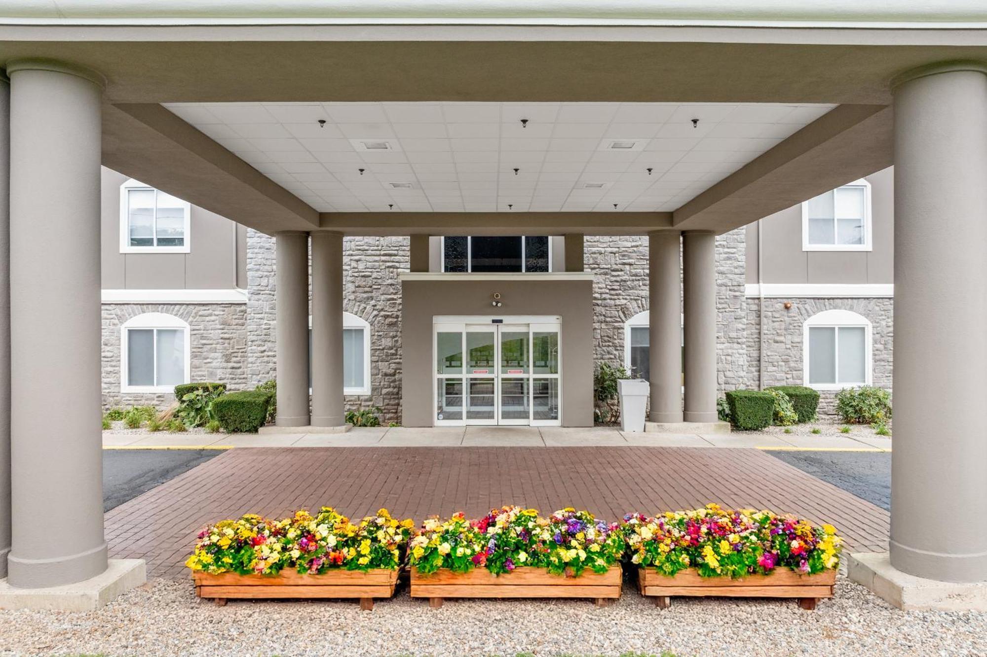 Holiday Inn Express Hartford-Newington By Ihg מראה חיצוני תמונה