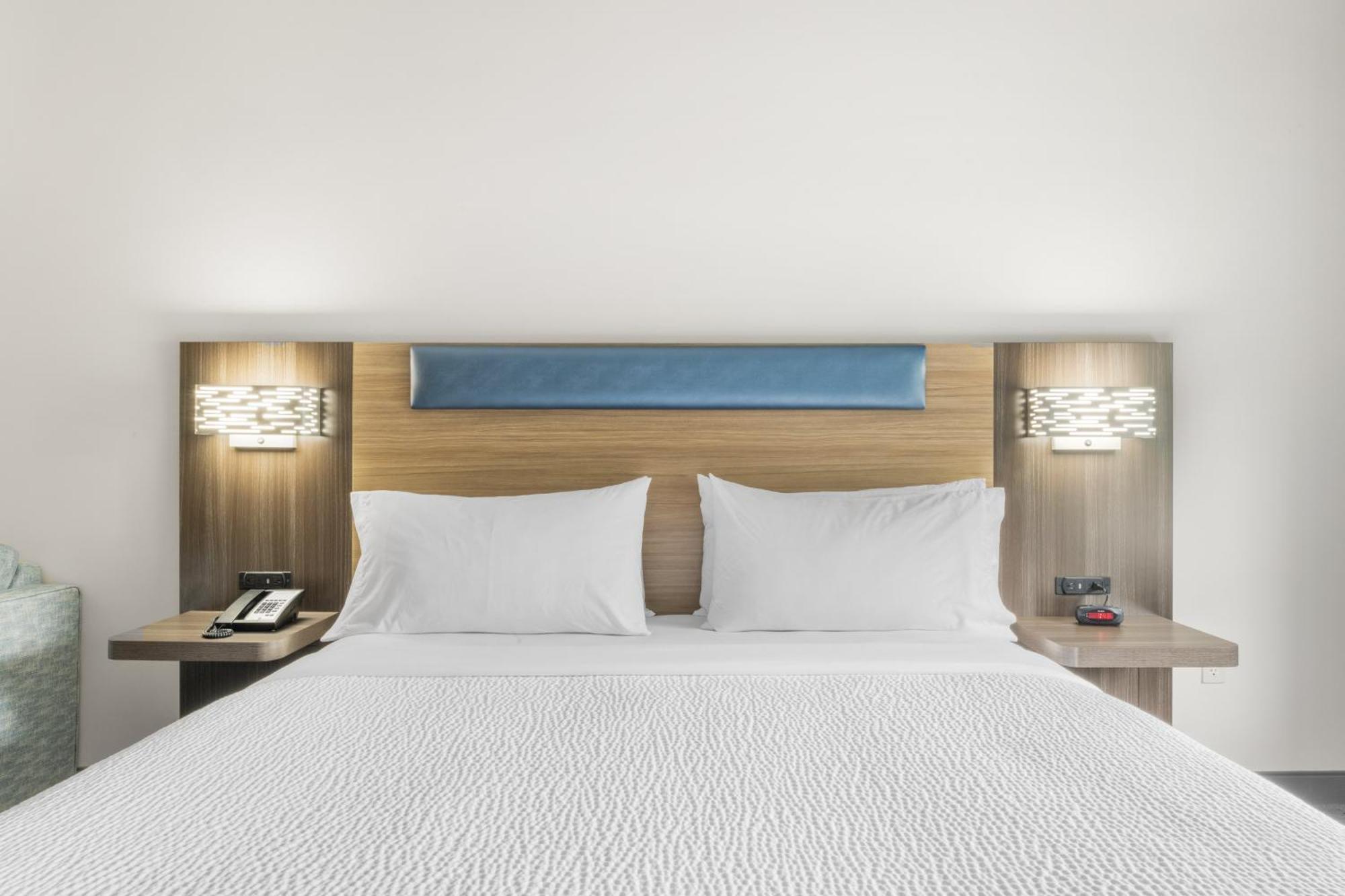 Holiday Inn Express Hartford-Newington By Ihg מראה חיצוני תמונה