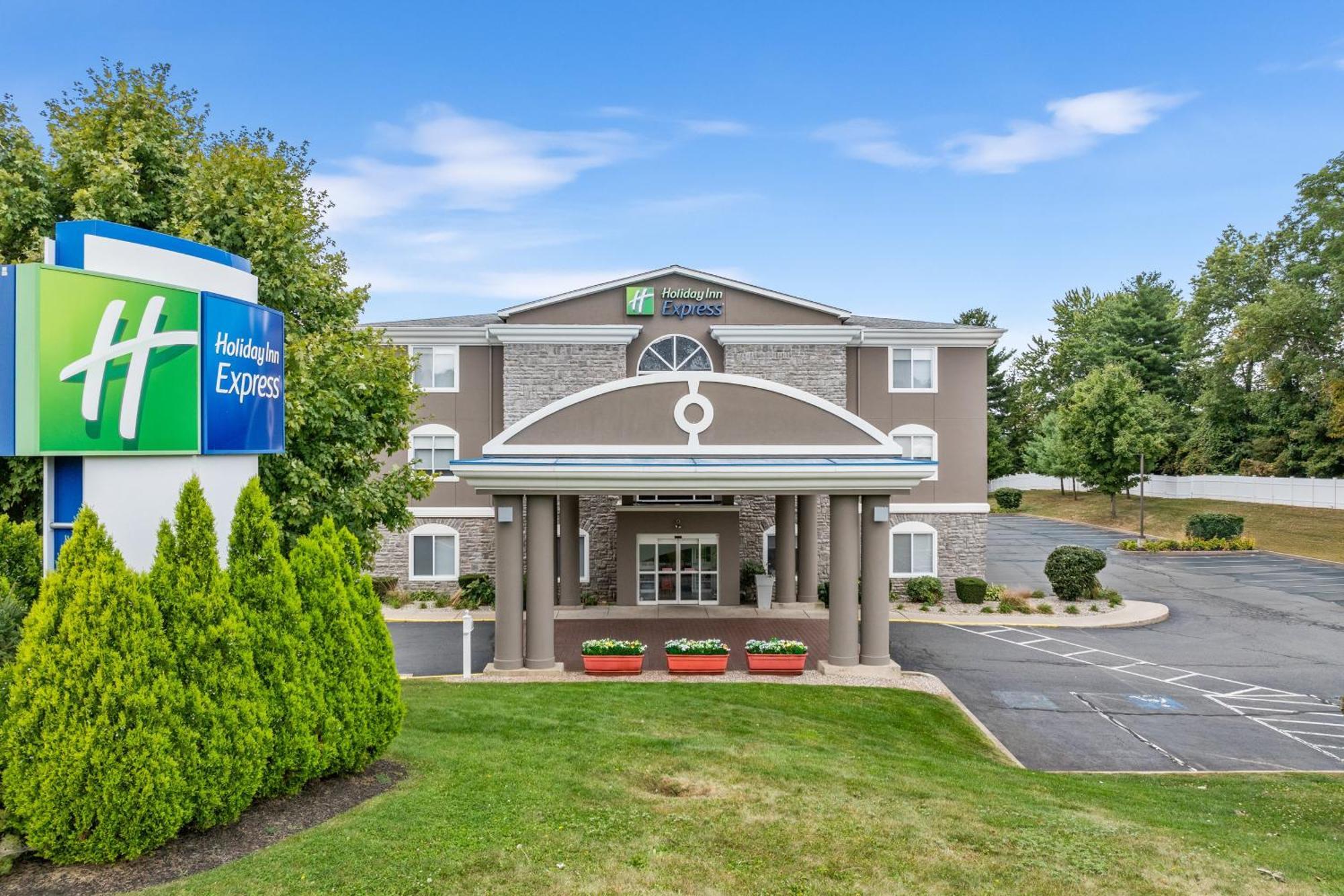 Holiday Inn Express Hartford-Newington By Ihg מראה חיצוני תמונה