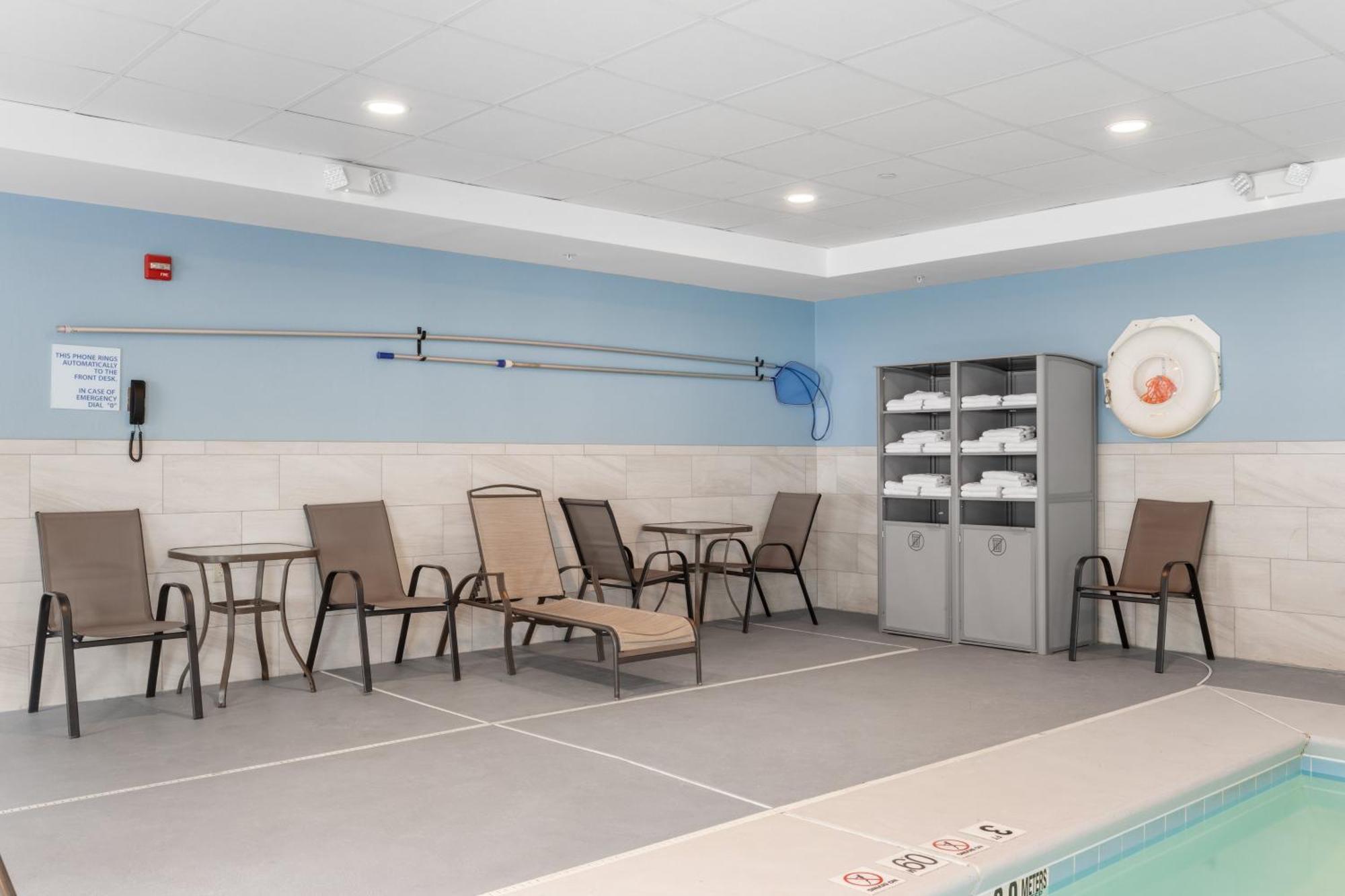 Holiday Inn Express Hartford-Newington By Ihg מראה חיצוני תמונה