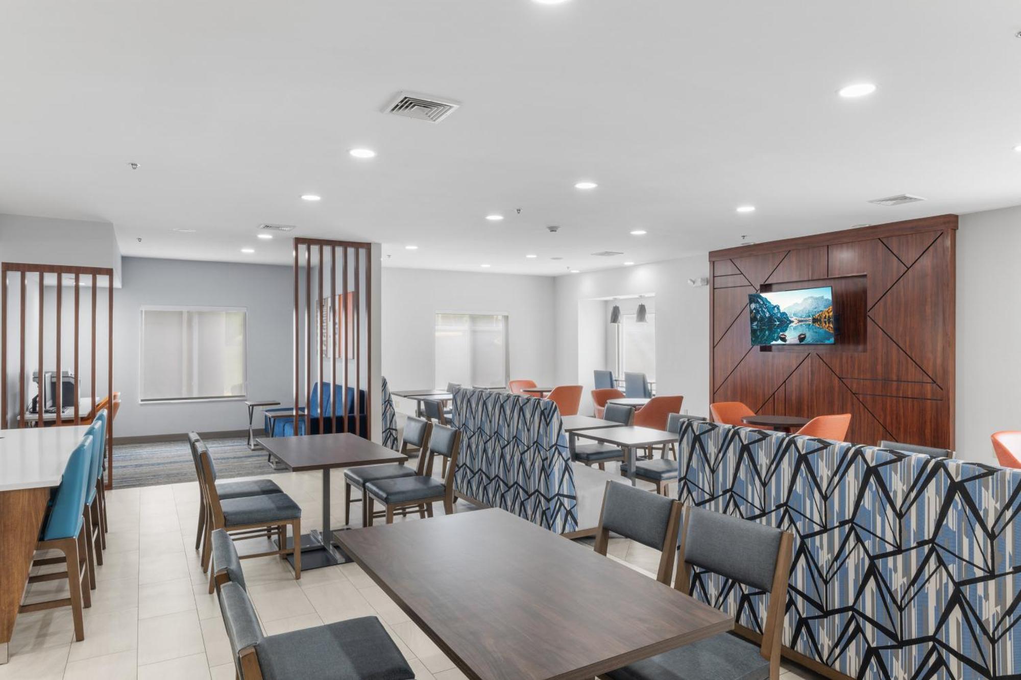 Holiday Inn Express Hartford-Newington By Ihg מראה חיצוני תמונה